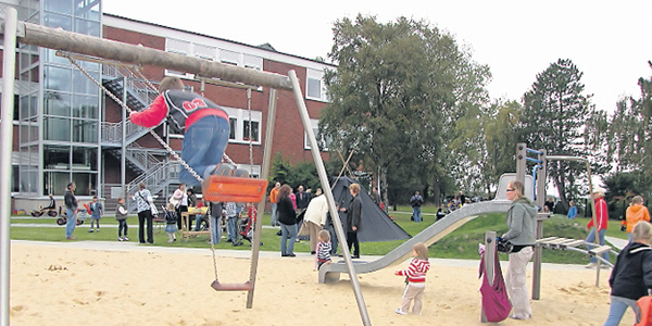 Schulhof der Schule am Meer (© Maren Reese-Winne)